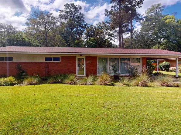 311 Kenwood Ave, Hartsville, SC 29550