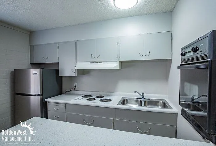 425 N Decatur Blvd — Photo 4