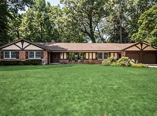 5660 Golden Crst, Stevensville, MI 49127