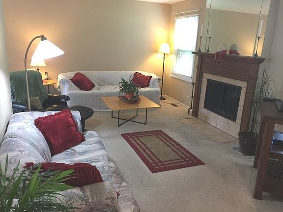 3rd image of 258 Sutton Ct #258