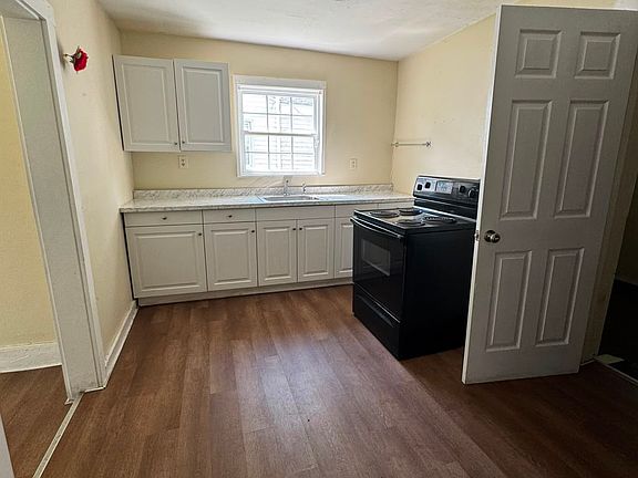 2nd image of 728 Wilson St