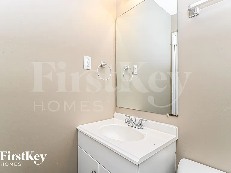 2110 Somerset Dr — Photo 10