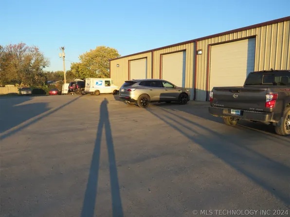 912 SW 15th St, Wagoner, OK 74467