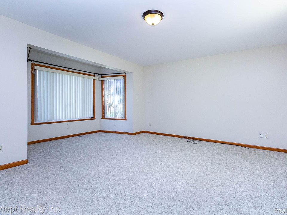 1488 Brookline St, photo 17