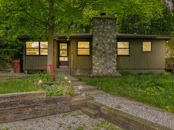 8670 Beachler Rd NE, Greenville, MI 48838