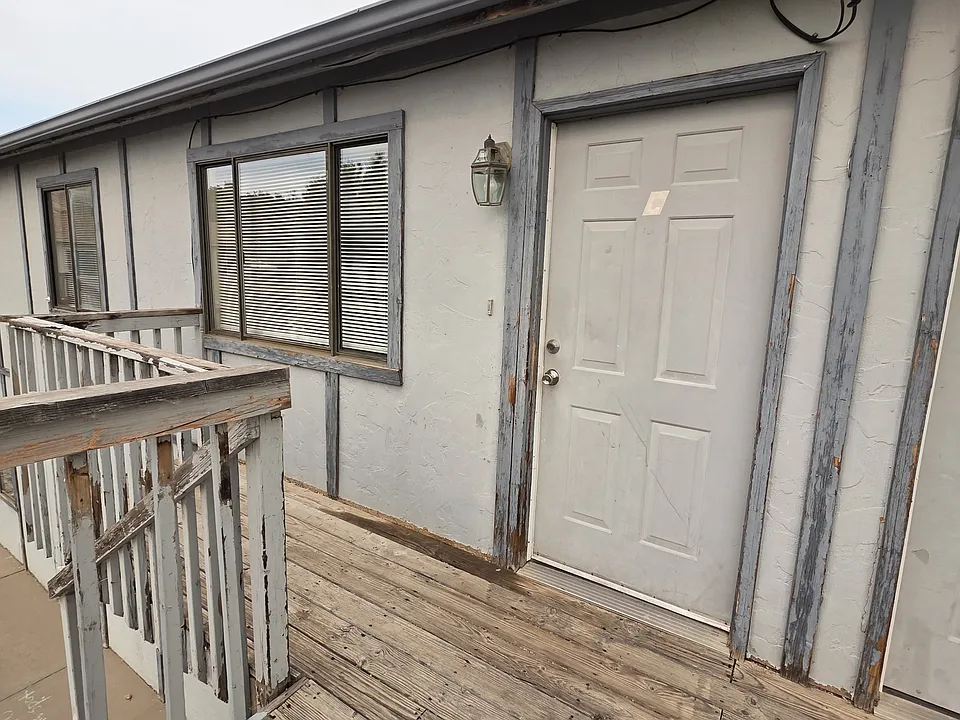 987 Iowa Ave #C
