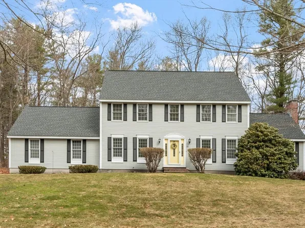 50 Arrowwood St, Methuen, MA 01844