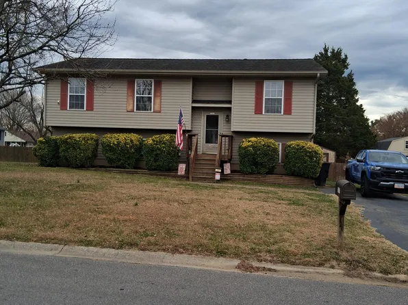 157 Clubhouse Dr, Roanoke, VA 24019