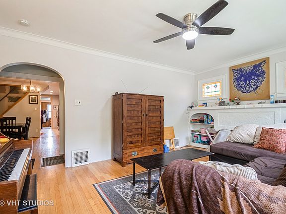 3rd image of 3642 N Saint Louis Ave