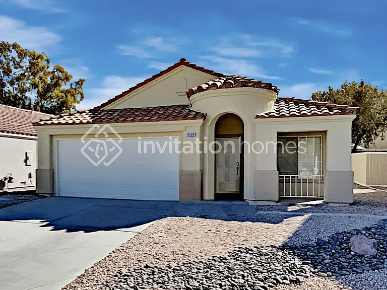 9600 Sky Hollow Dr — Photo 1