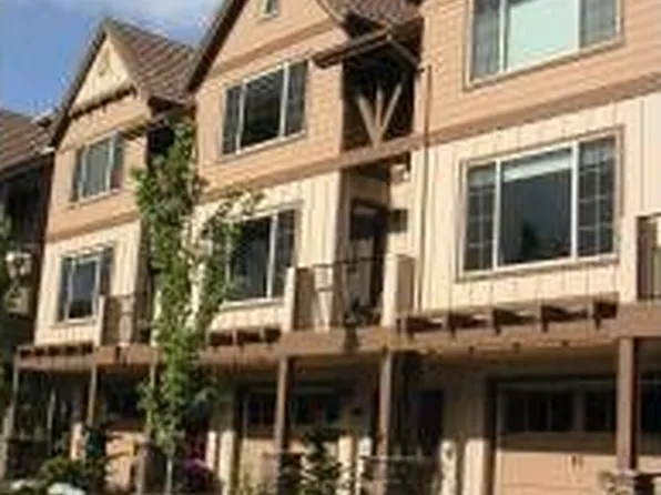 2036 NW Village Cir #37, Portland, OR 97229