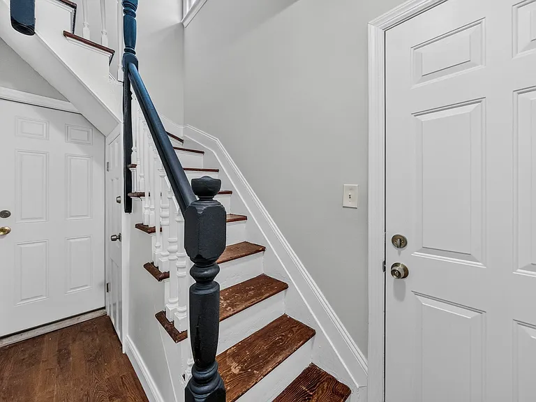 130 Lincoln Ave #2 — Photo 3