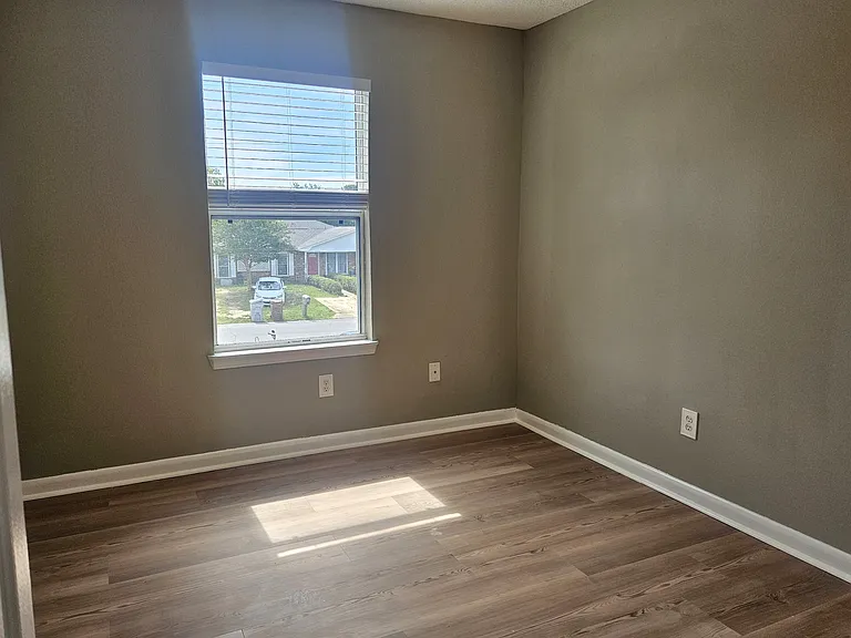 1275 Redwood Ln #B — Photo 16