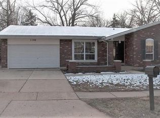 1150 Briarhurst Dr, Ballwin, MO 63021