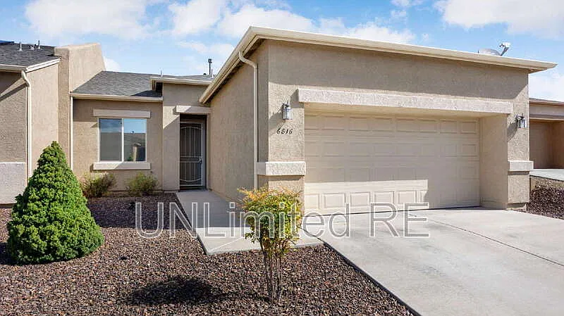 3 bed, 2.0 bath, 1430 sqft, $2,100 — Photo 3