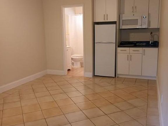 2nd image of 114-116 SW 20th Ave #116-A