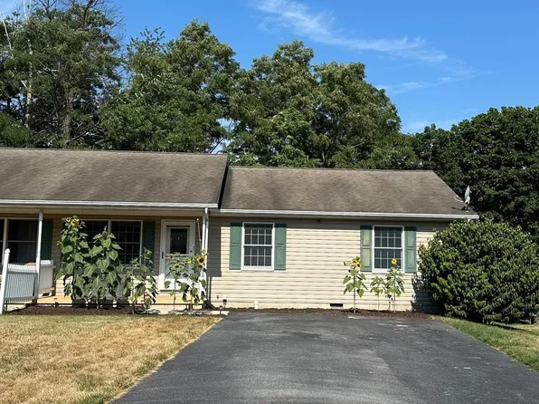 12 Grist Mill Dr, Mont Alto, PA 17237
