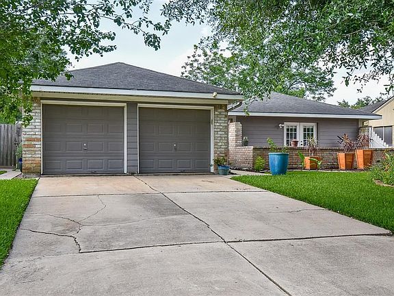 2nd image of 1918 Quail Grove Ln