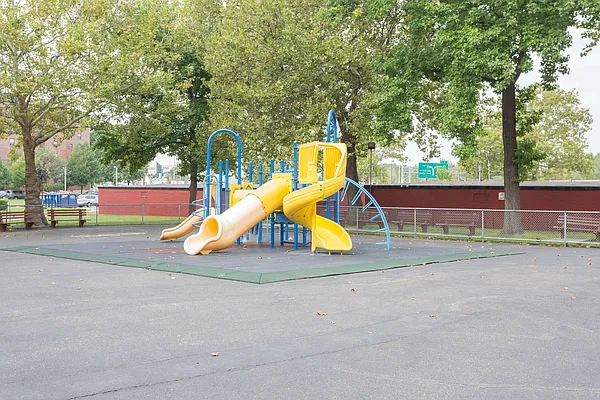 Sold by Keller Williams Realty Landmark | media 5