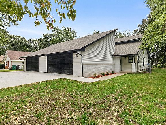 2nd image of 3706 W Beechwood Dr