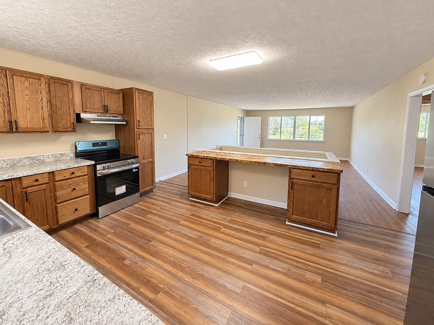 2 bed, 1200 sqft, $1,550 — Photo 3