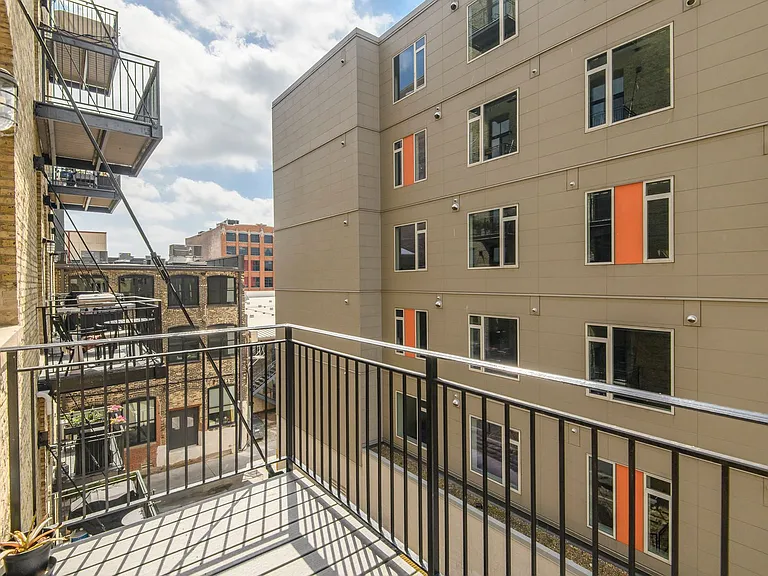 239 E Chicago St #307 — Photo 20