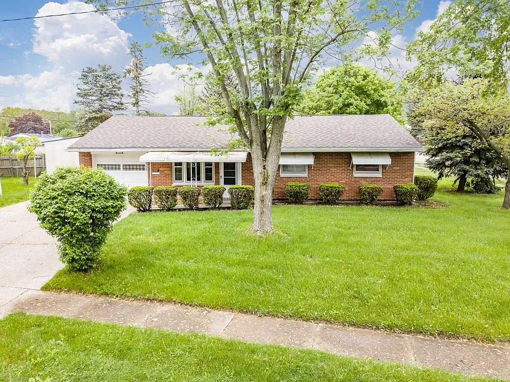 1308 Falke Dr photo 1