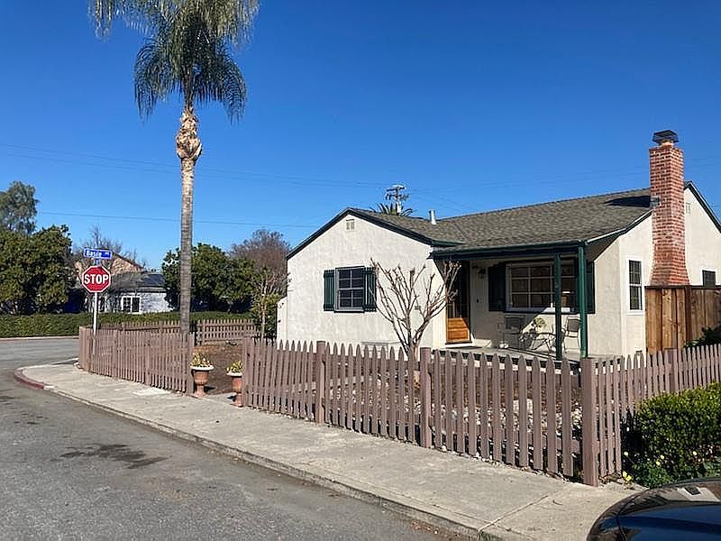 2nd image of 554 Arleta Ave