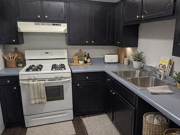 3rd image of 1854 Augusta Dr #15