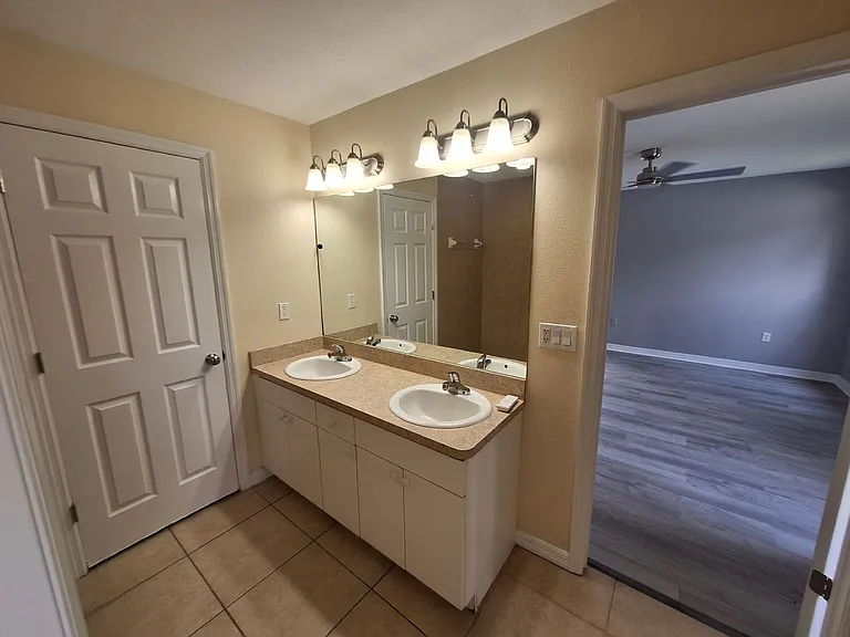 1220 Waycross St — Photo 14
