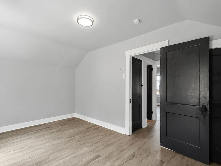 1712 Amanda St — Photo 13