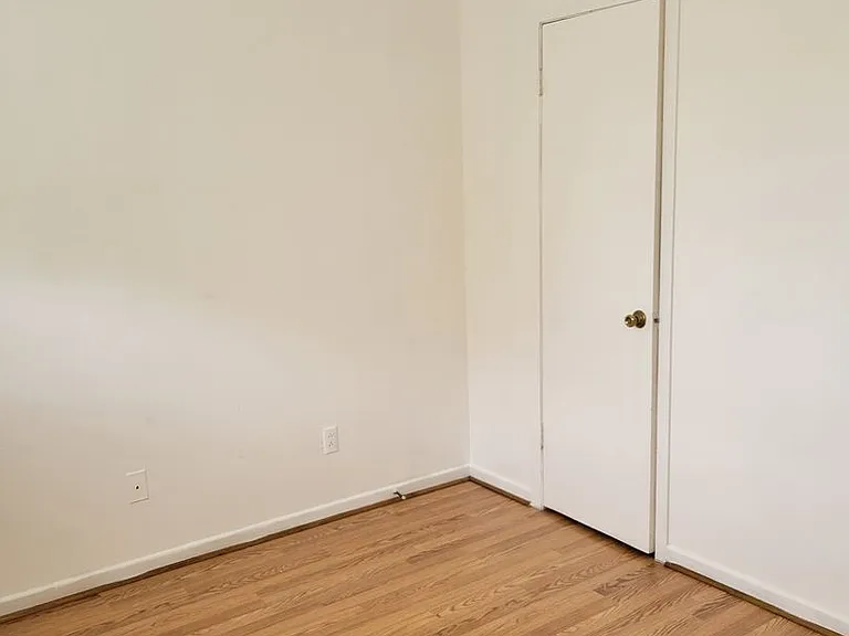 304 Carpenter St — Photo 8