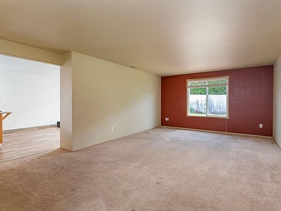 3rd image of 6304 Camden Dr