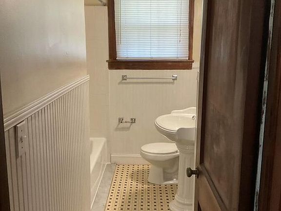 5th image of 4415 Melrose Ave APT 4