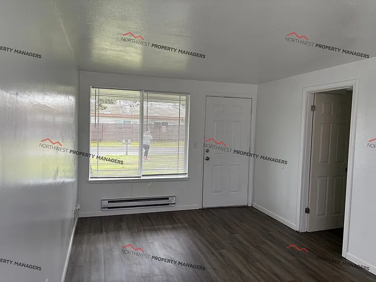 8814 Wadsworth St SW — Photo 7