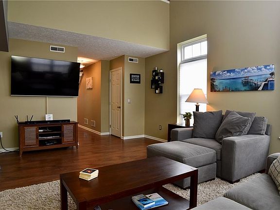 4th image of 325 Teal Cir