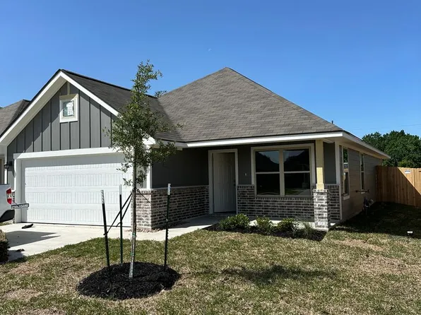 1111 Highgarden Dr, Navasota, TX 77868