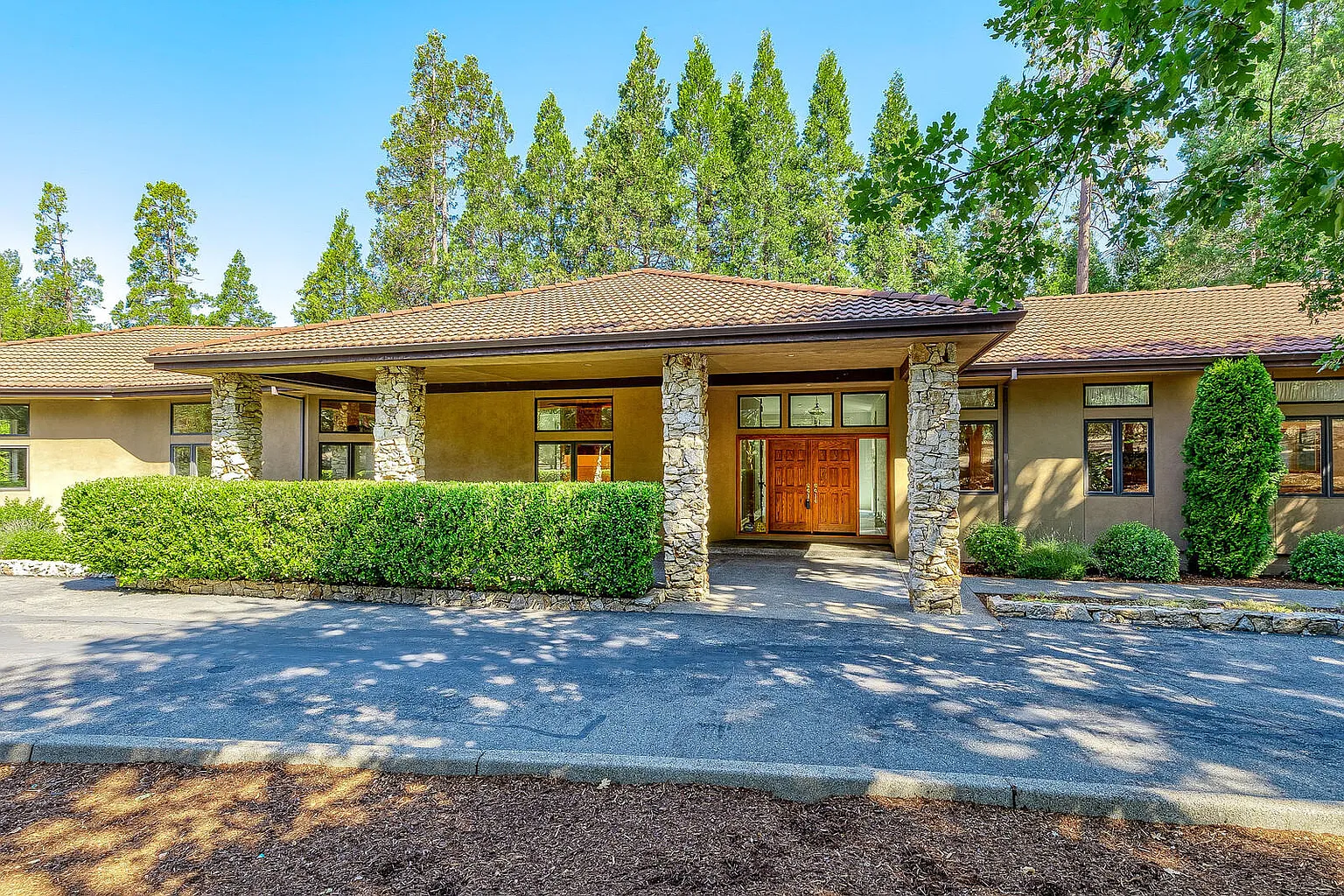 820 Serenity Ln photo 1