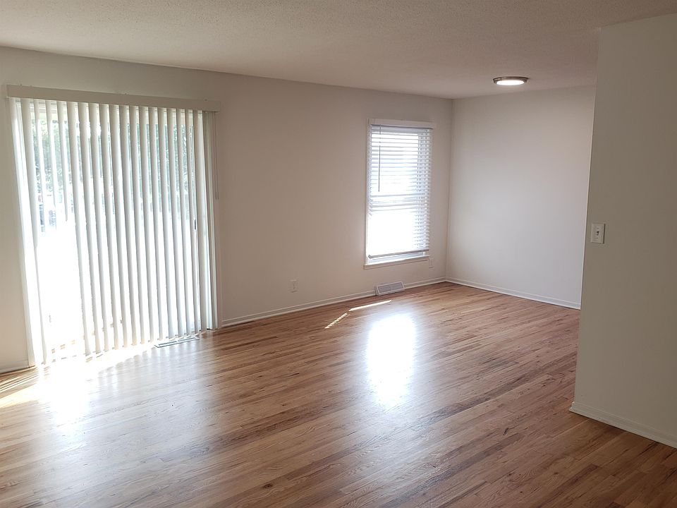 1st image of 6614 W 93rd Ter APT A