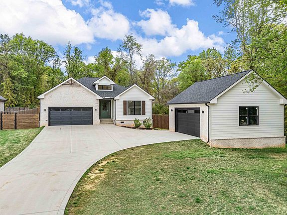 2nd image of 40 Ponderosa Dr