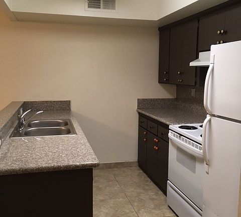 5th image of 284 E El Paso Ave Unit 103