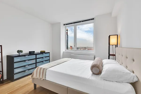 Rented by Cooper & Cooper Real Estate | media 4