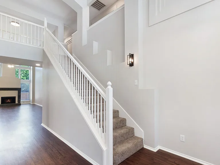 4729 Woodhaven Ln — Photo 8