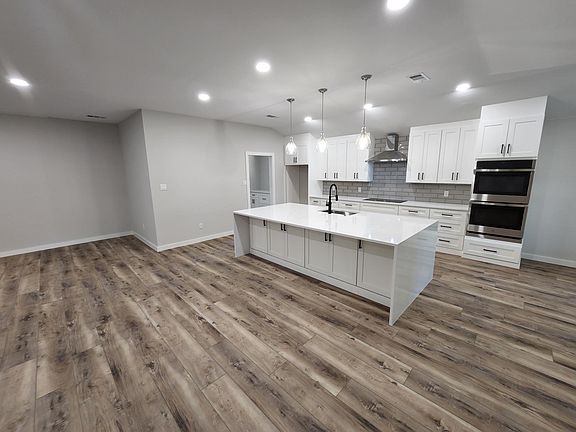5th image of 114 Wild Oak Ln
