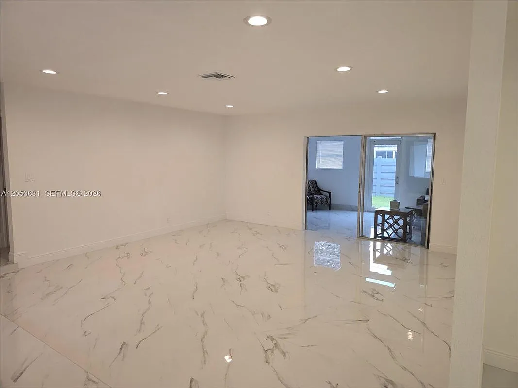 4 bed, 2.0 bath, 2256 sqft, $3,750 — Photo 4