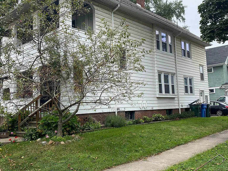 52-54 Luzerne St #UPPER — Photo 4