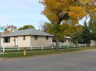 500 10th St NE, Minot, ND 58703
