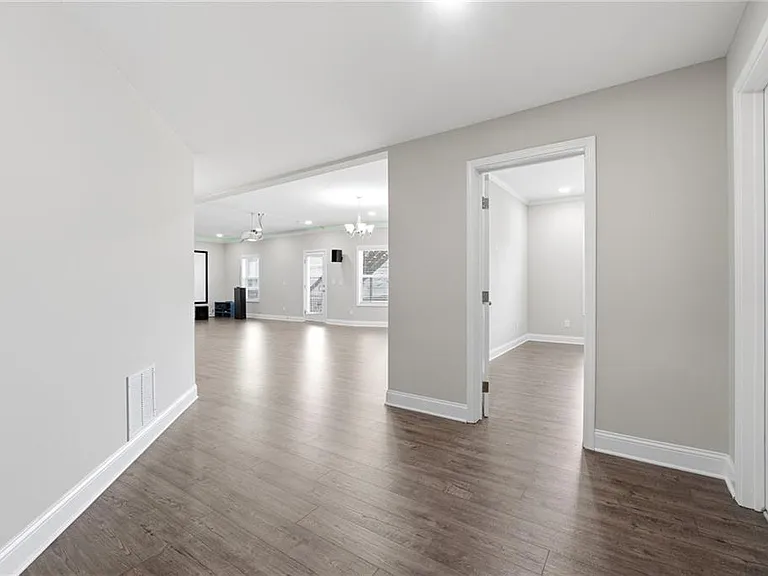 304 Cochin Dr — Photo 46