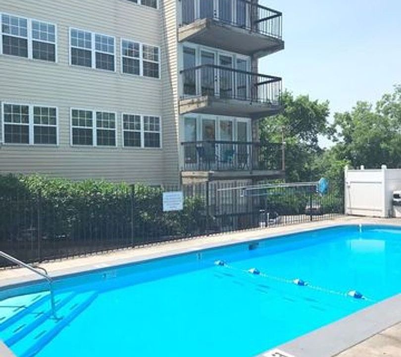 1st image of 2749 Sullins St APT 204