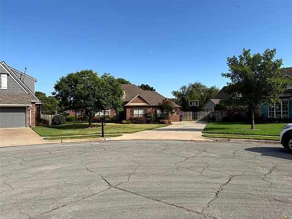 4th image of 7136 E 82nd St